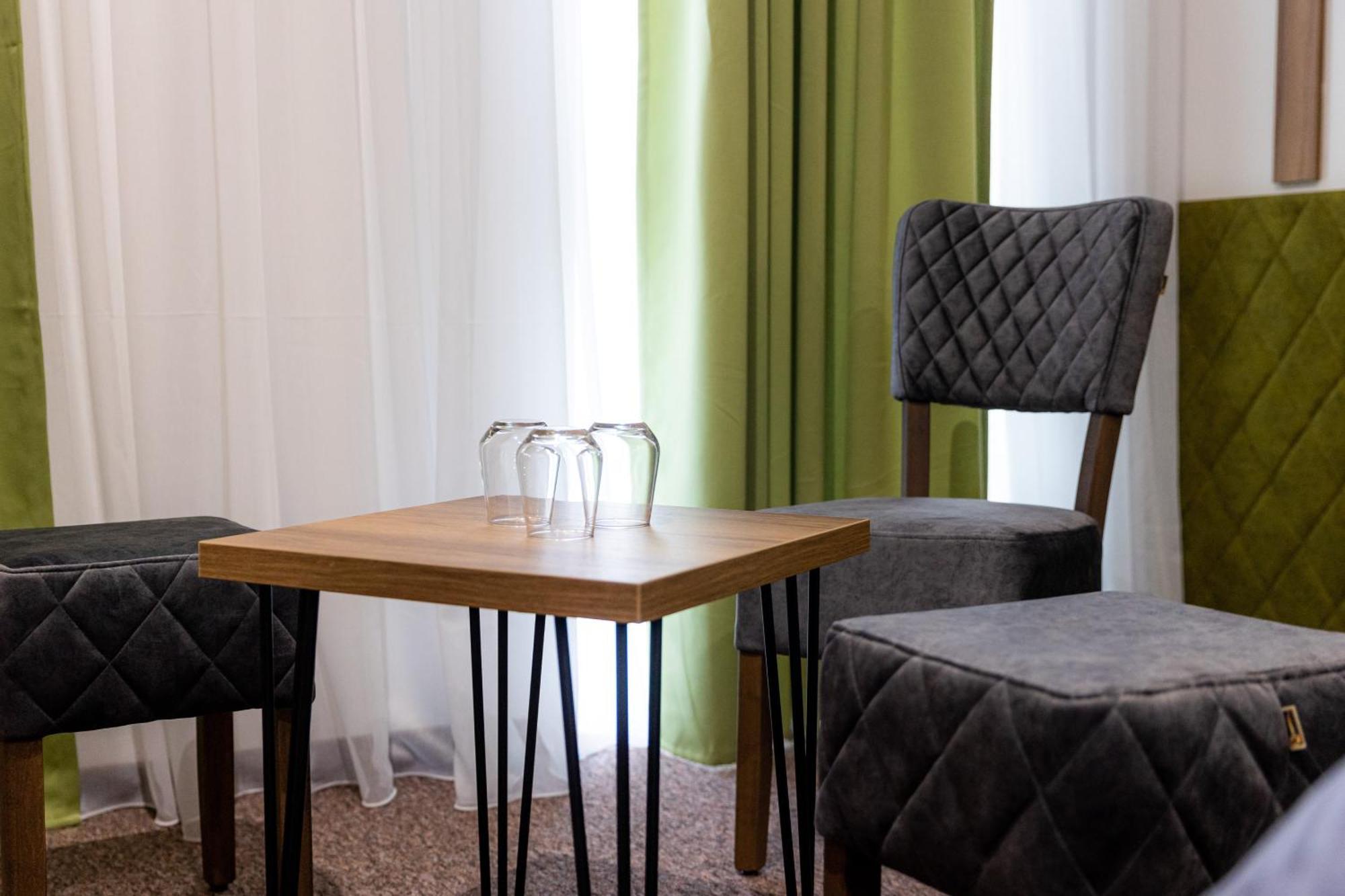 Hostel Tron Травник Экстерьер фото